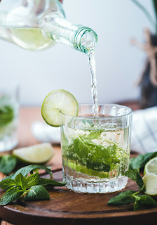 민트잎으로 모히또 만들기