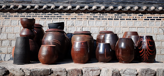 한국에서 집간장을 만들기 위한 항아리