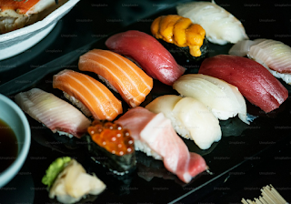 일본 음식 스시(초밥)과 간장