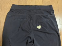 껌이 묻은 바지